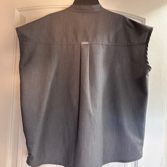 Figs Rafaela Top - Picture 2 of 3